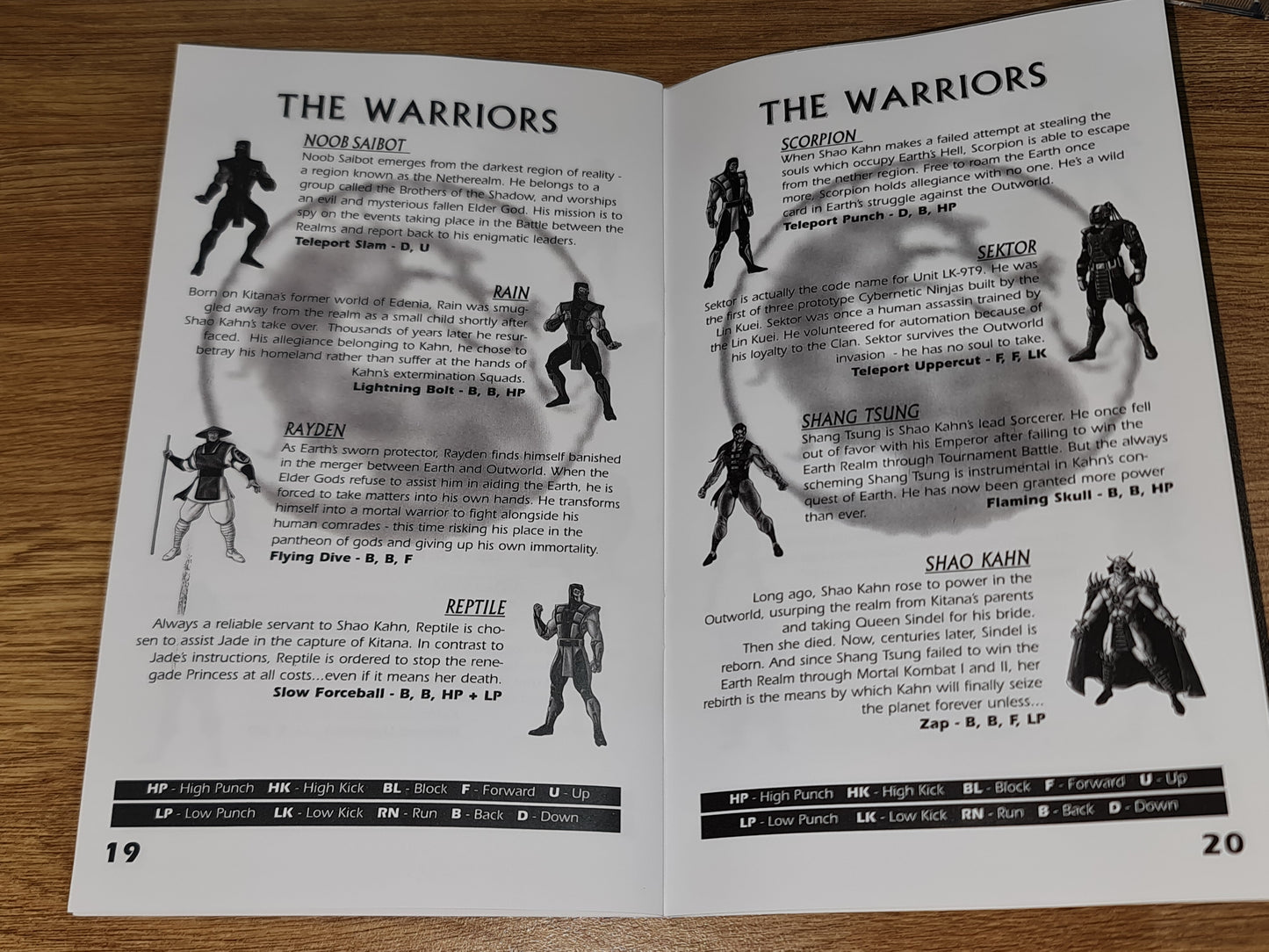 Mortal Kombat Trilogy - Long Box NTSC-U-versie en handleiding